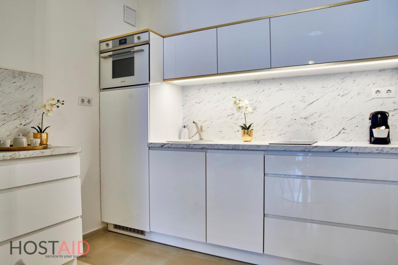 Azur Apartment - Hostaid Сиофок Екстериор снимка