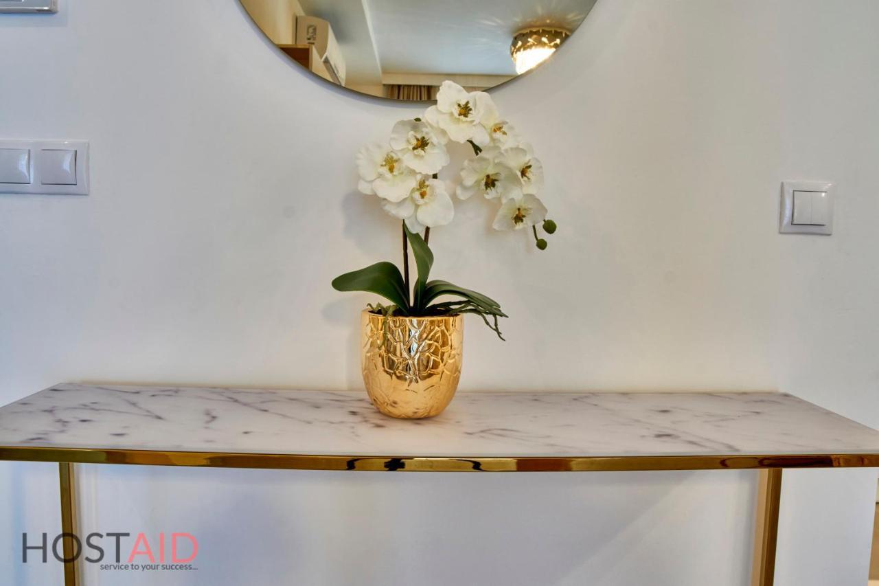 Azur Apartment - Hostaid Сиофок Екстериор снимка