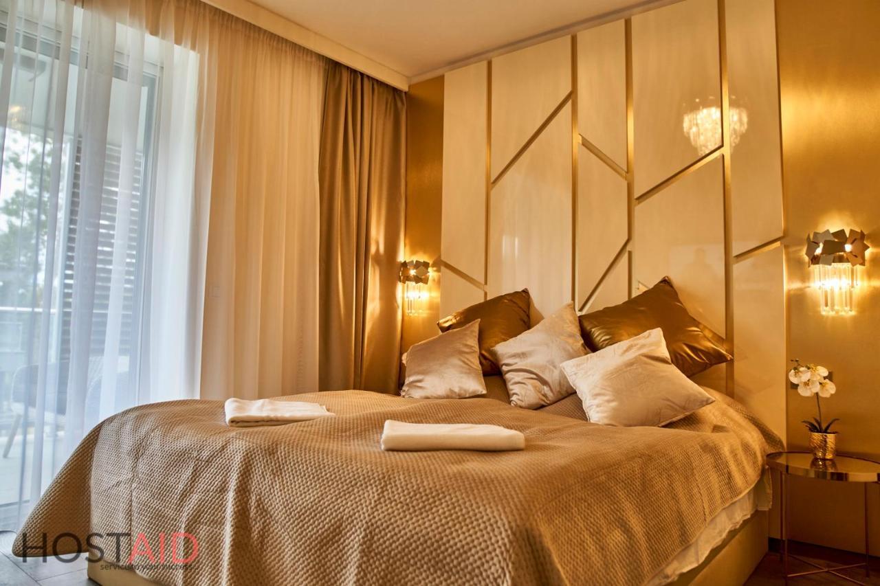 Azur Apartment - Hostaid Сиофок Екстериор снимка