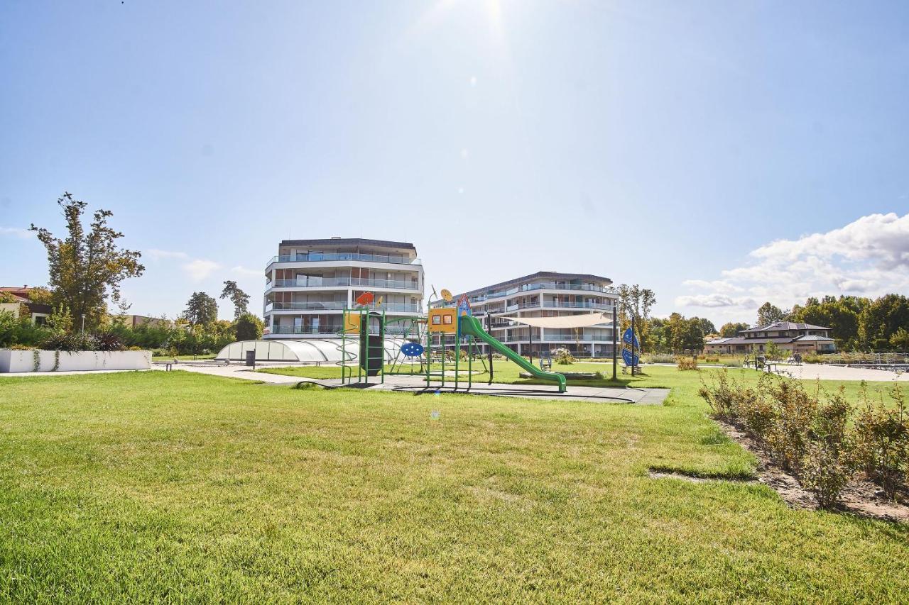 Azur Apartment - Hostaid Сиофок Екстериор снимка