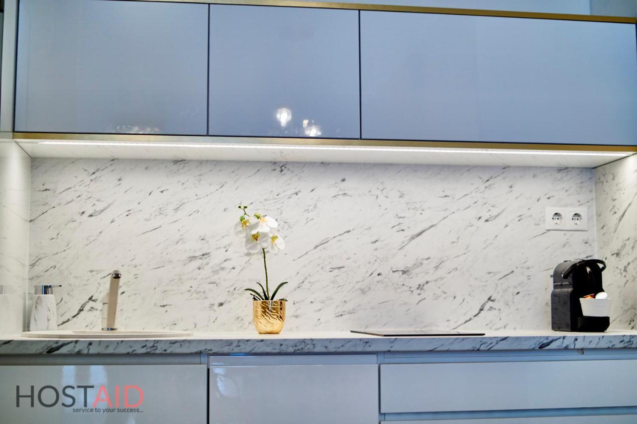 Azur Apartment - Hostaid Сиофок Екстериор снимка