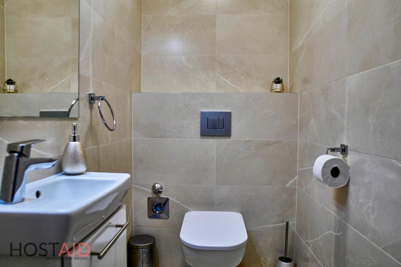 Azur Apartment - Hostaid Сиофок Екстериор снимка